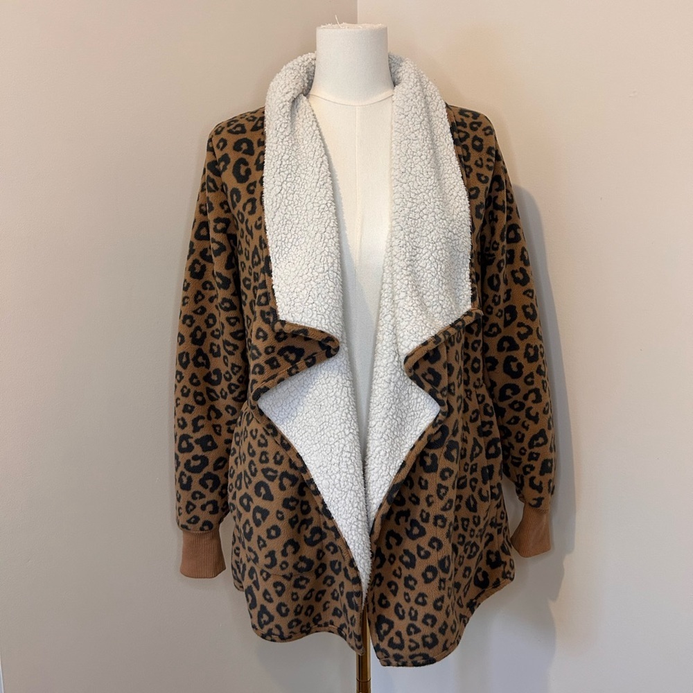 Abercrombie & Fitch Soft A&F Sherpa Drape Cardigan Leopard Print Size Small